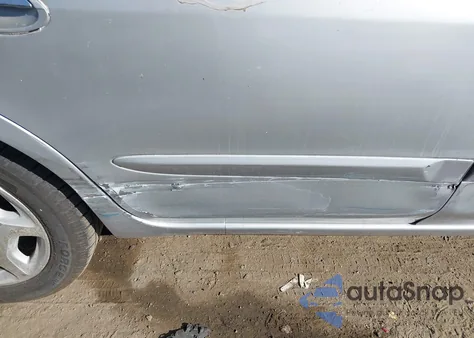 2001 Infiniti I30 Luxury z USA, uszkodzony, nr VIN JNKCA31AX1T021293